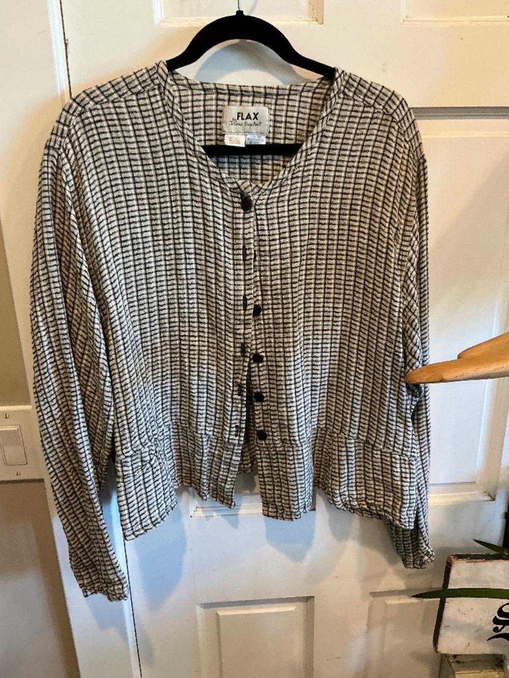Flax cardigan style short top in medium